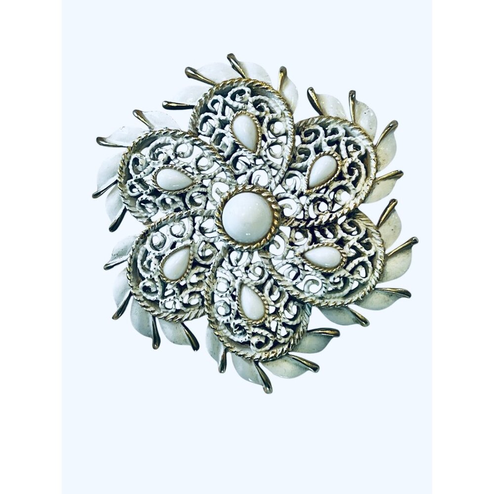 Vintage Crown Trifari Gold Tone White Enamel Filigree Flower Brooch Pin 2” D